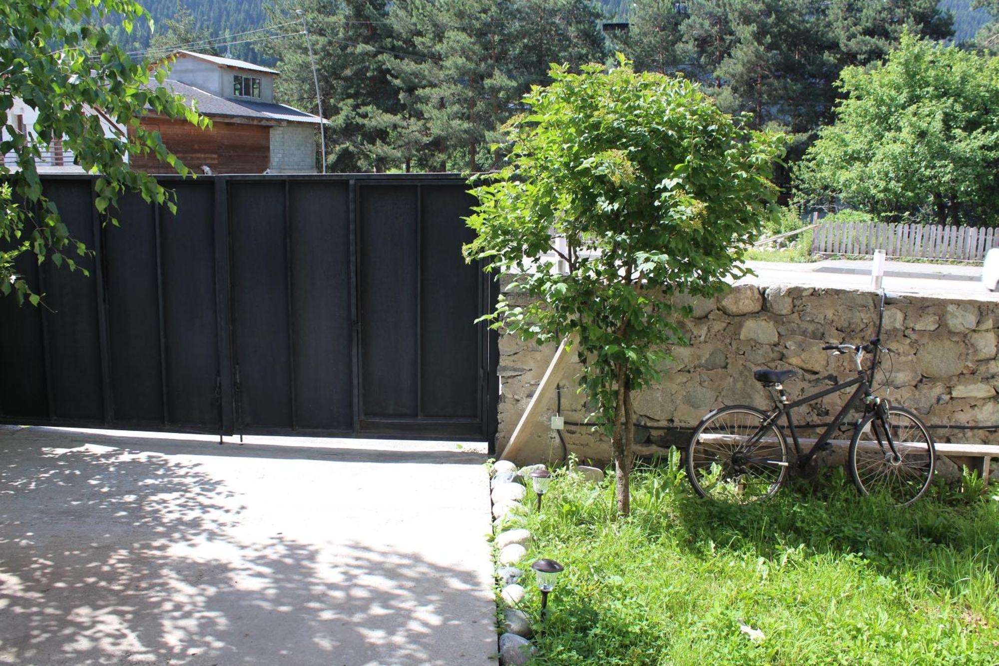 Hotel Eden Mestia Bagian luar foto