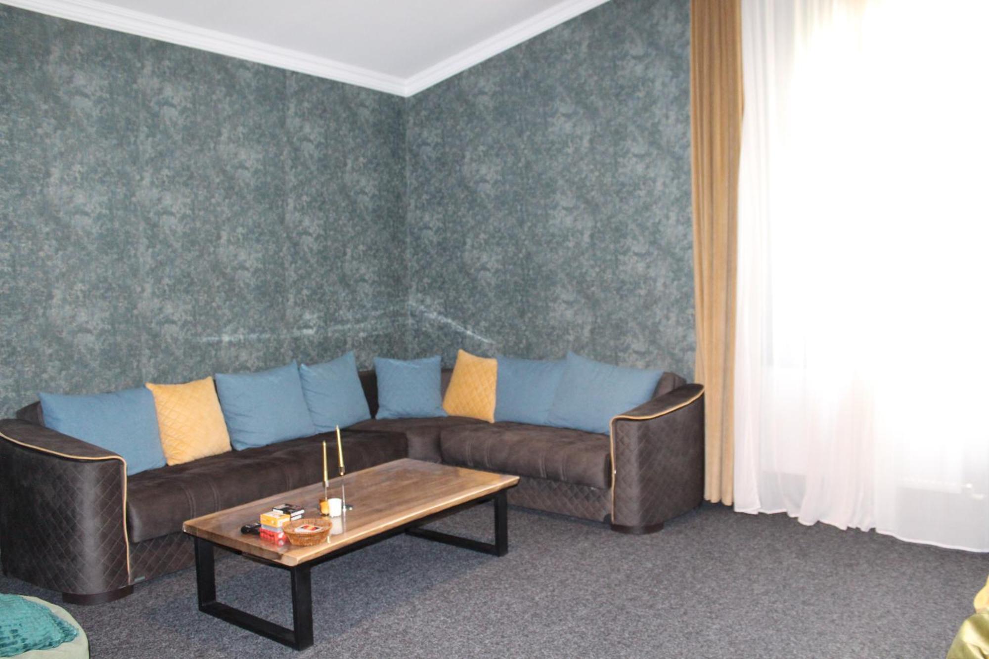 Hotel Eden Mestia Bagian luar foto