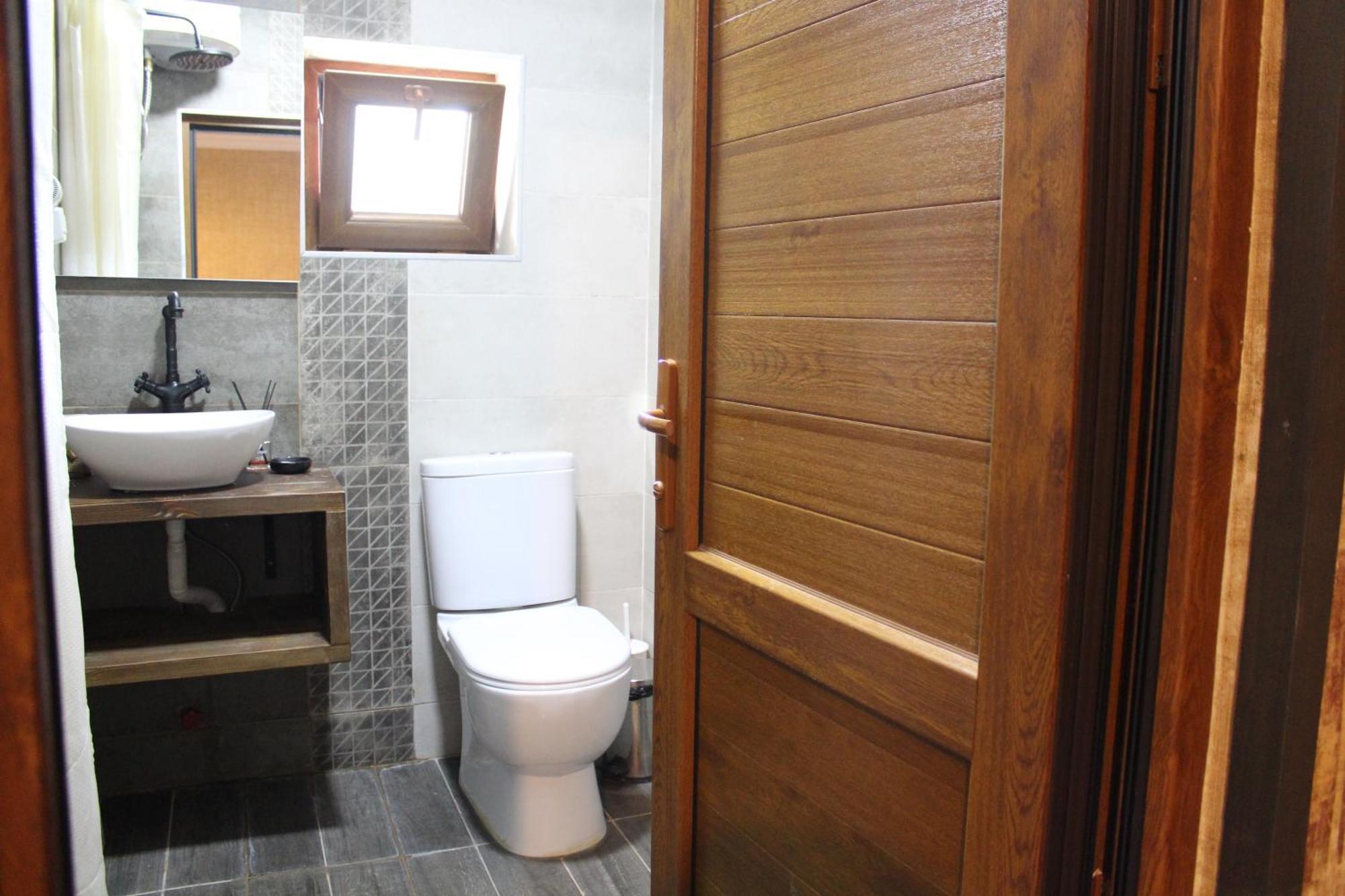Hotel Eden Mestia Bagian luar foto